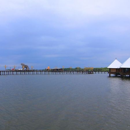 Beejay Bakau Resort Probolinggo Kültér fotó