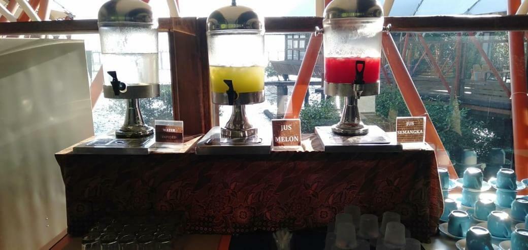 Beejay Bakau Resort Probolinggo Kültér fotó