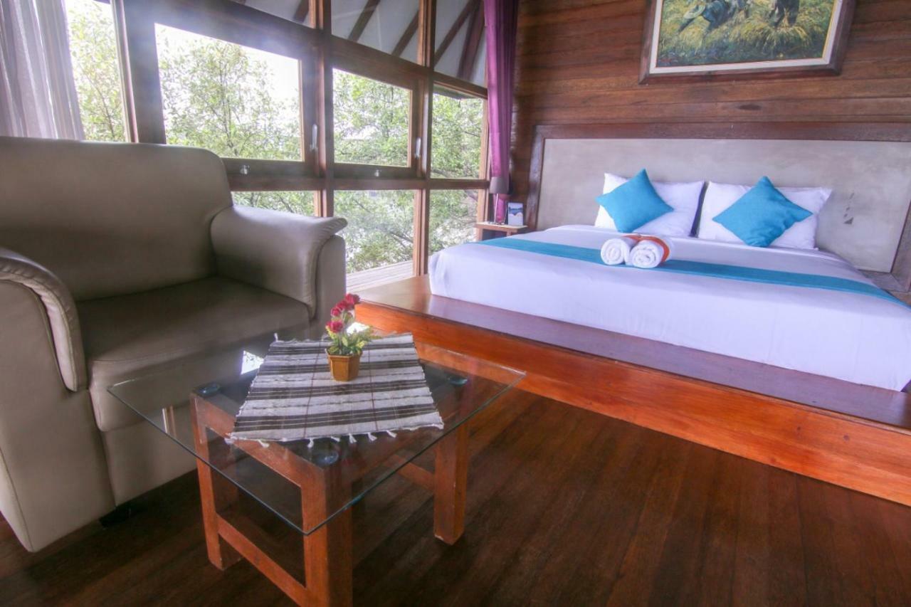 Beejay Bakau Resort Probolinggo Kültér fotó